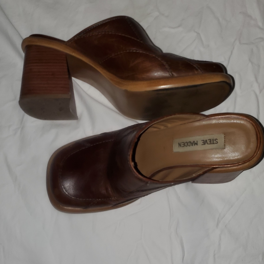 Steve Madden leather shoe